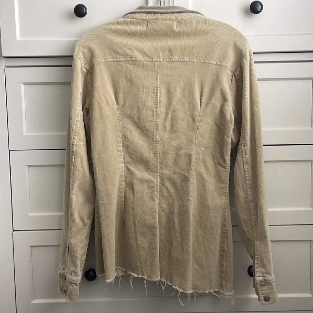 Hot Kiss Women’s Tan Jacket w/ Front Snap Buttons & Frayed Bottom Hem - Size L